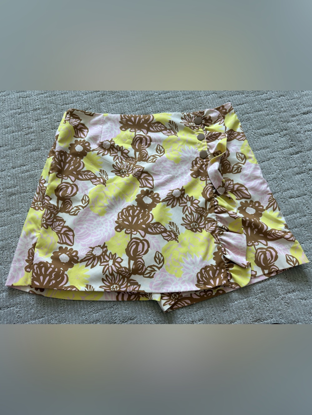 Tory Burch Tory Sport Printed Ruffle Golf Skort in French Crème
Bouquet Pink